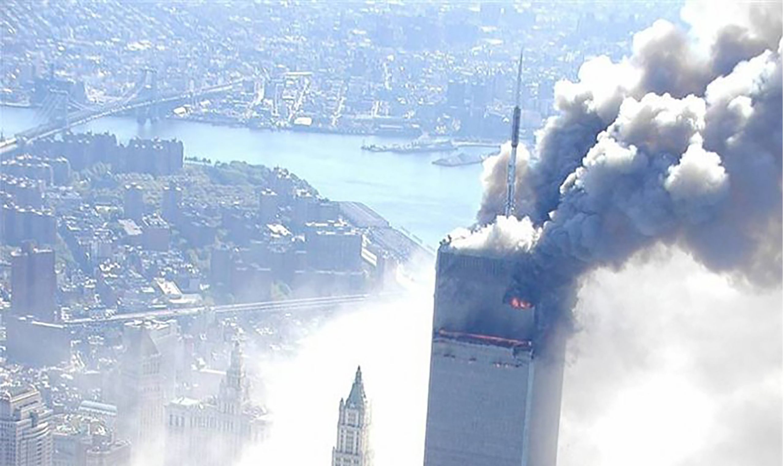Нападение башен. Башни-Близнецы 11 сентября 2001. Аль Каида теракт 11 сентября. Теракт 11 сентября 2001 года башни Близнецы. 11 Сентября 2001 башни Близнецы самолет.