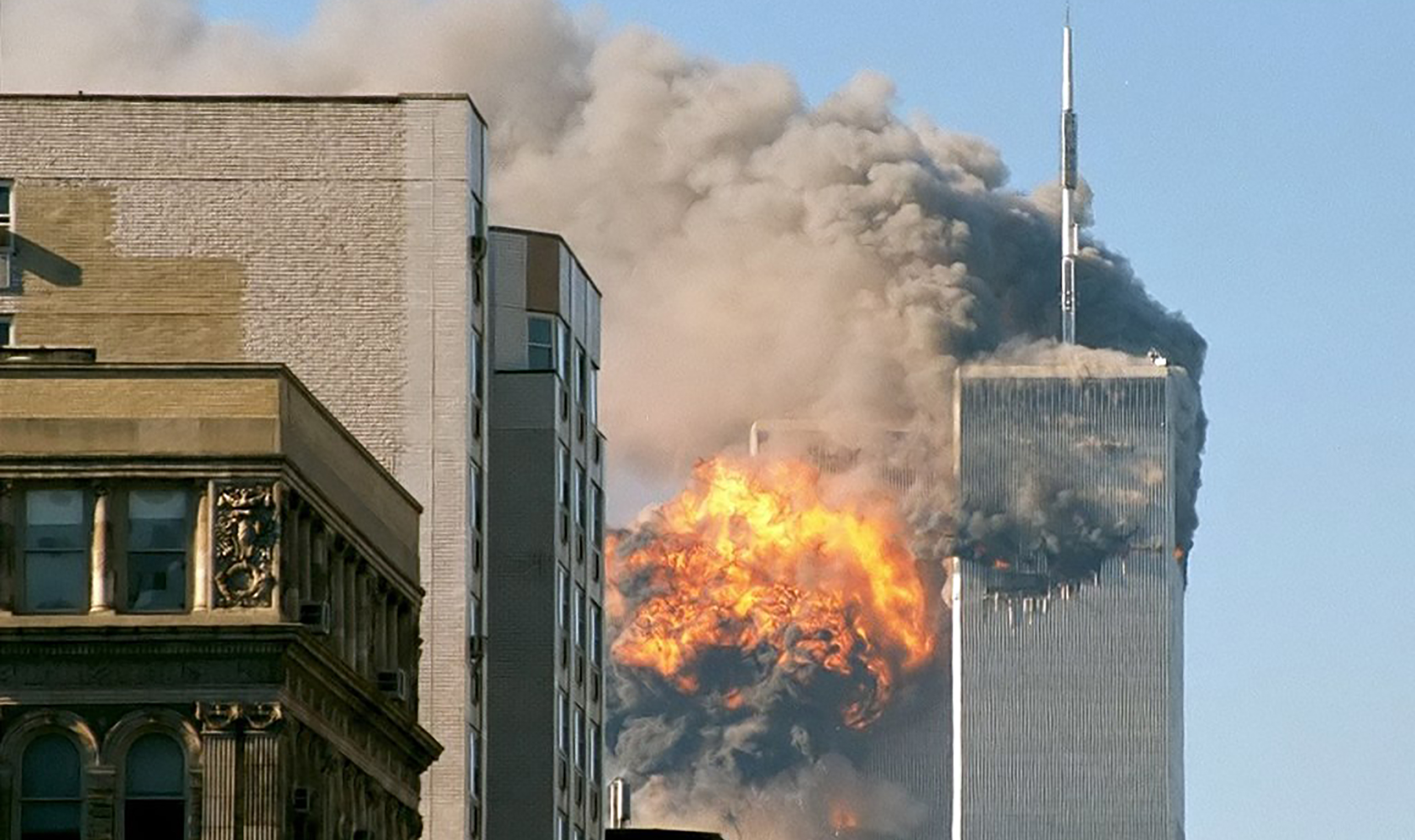 Маск 11 сентября. Башни-Близнецы 11 сентября 2001. Теракт в Нью-Йорке 11 сентября 2001. Башни Близнецы в Нью-Йорке 11 сентября. Нью-Йорк башни Близнецы трагедия.